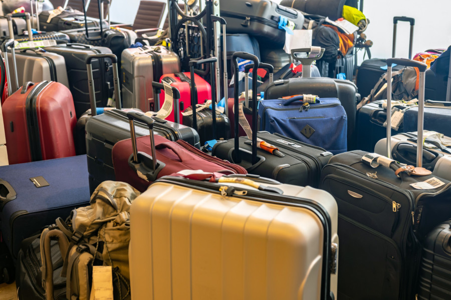 Baka nije znala šta nosi u koferu: Kada su ga otvorili na aerodromu, usledio je šok