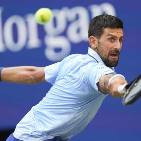 Alkaras miruje na tronu, Đoković u Top 4