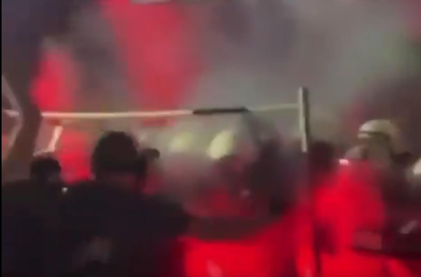 Dekanat Filozofskog fakulteta: Najoštrije osuđujemo napade na pripadnike policije i zgradu Fakulteta