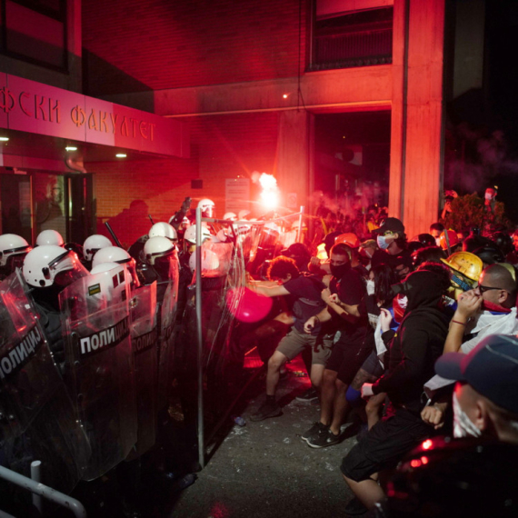 Mali: Blokaderi žele da sruše sve; Politika im je Srbija na kolenima i krv na ulicama