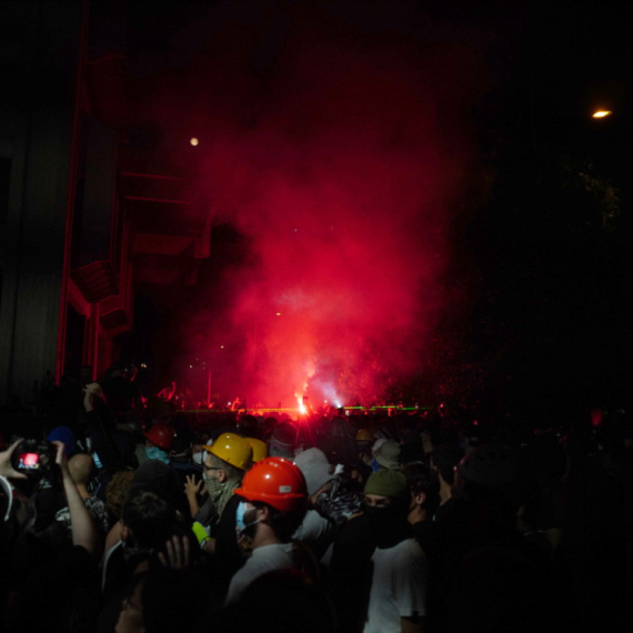 Hrvatski medij i blokaderi na istom zadatku: Priželjkuju krv na ulicama Srbije FOTO/VIDEO
