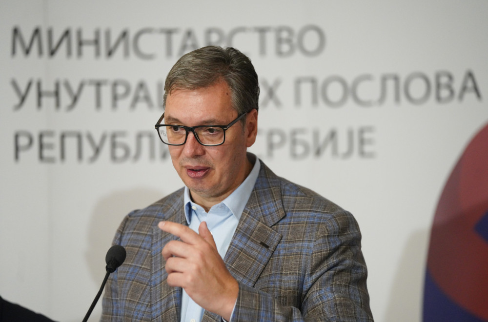 Vučić: 11 policajaca povređeno u Novom Sadu; Uhapšeno više lica; Nasilje neće biti dozvoljeno; Sačuvaćemo mir