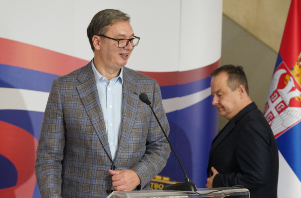 Vučić: 11 policajaca povređeno u Novom Sadu; Uhapšeno više lica; Nasilje neće biti dozvoljeno; Sačuvaćemo mir