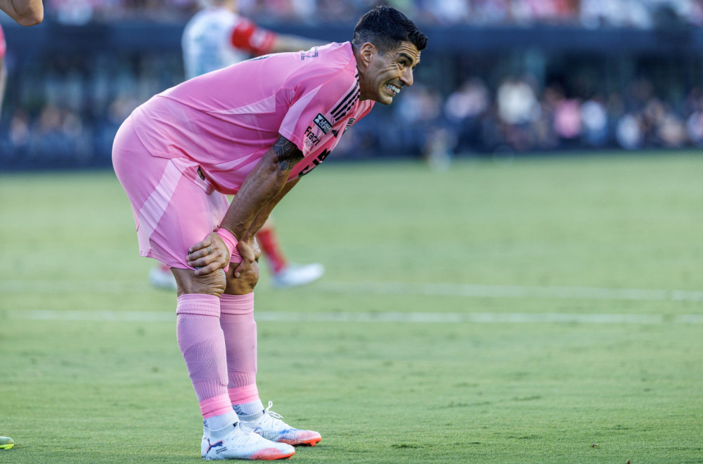 Suares rigorozno kažnjen zbog pljuvanja trenera