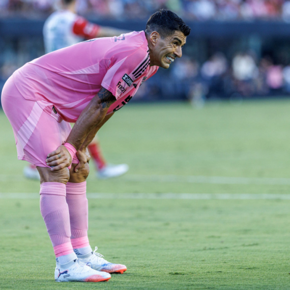 Suares rigorozno kažnjen zbog pljuvanja trenera