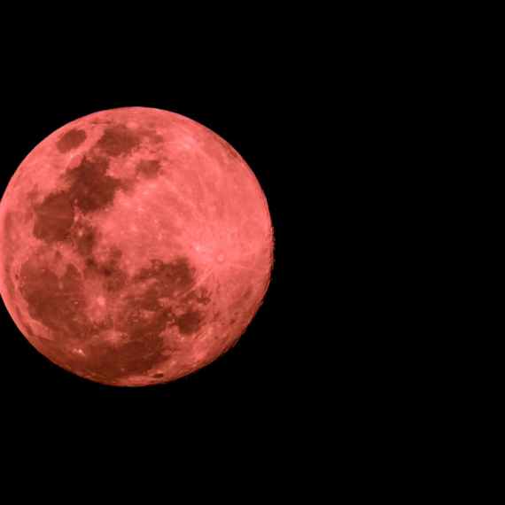 "Krvavi" Mesec će opčiniti svet: Ovo je sve što morate da znate o njemu