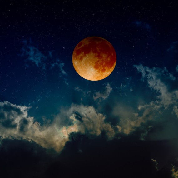 Pomračenje krvavog Meseca očekuje nas 7. septembra: Ova 4 znaka da se dobro pripaze