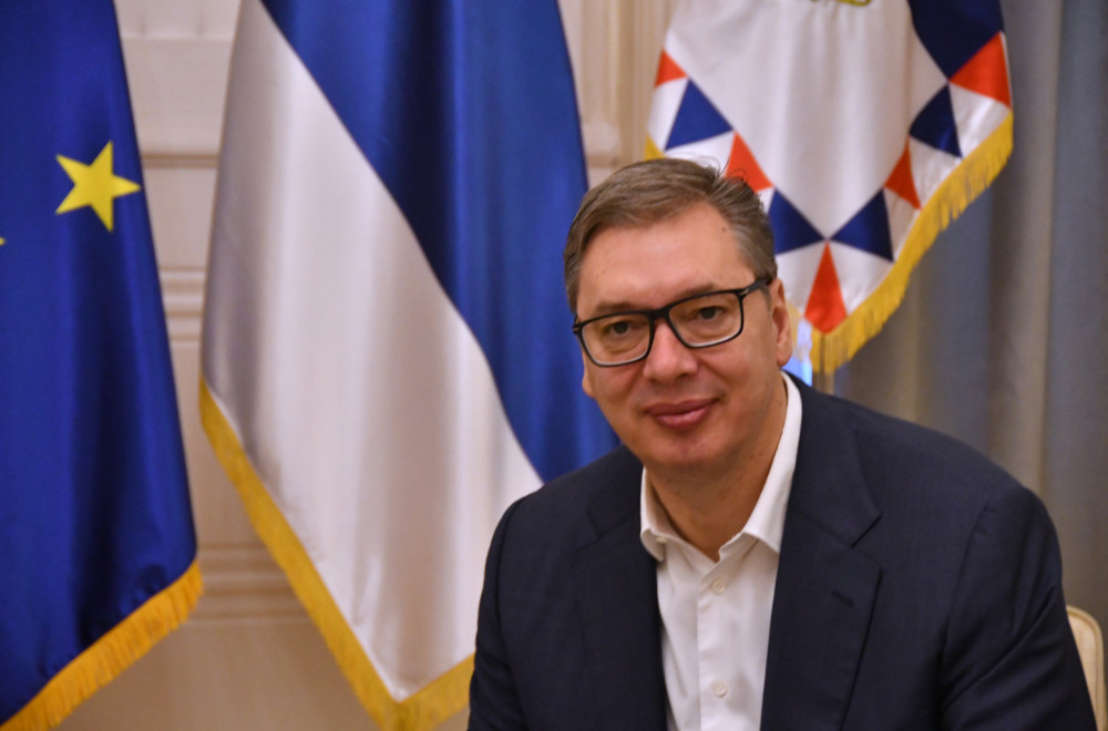 Vučić: Sniženje čak 20.000 proizvoda u marketima; Uskoro otvaranje pruge Beograd-Subotica