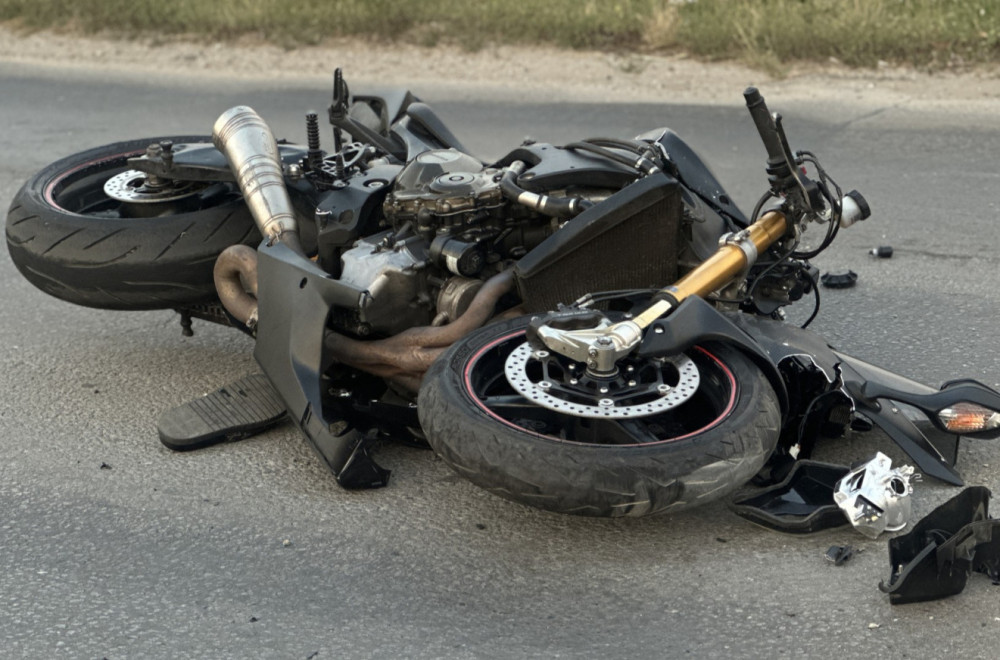 Teška saobraćajna nesreća kod Čačka: Vozač izgubio kontrolu nad motorom; Hitno prevezen u bolnicu