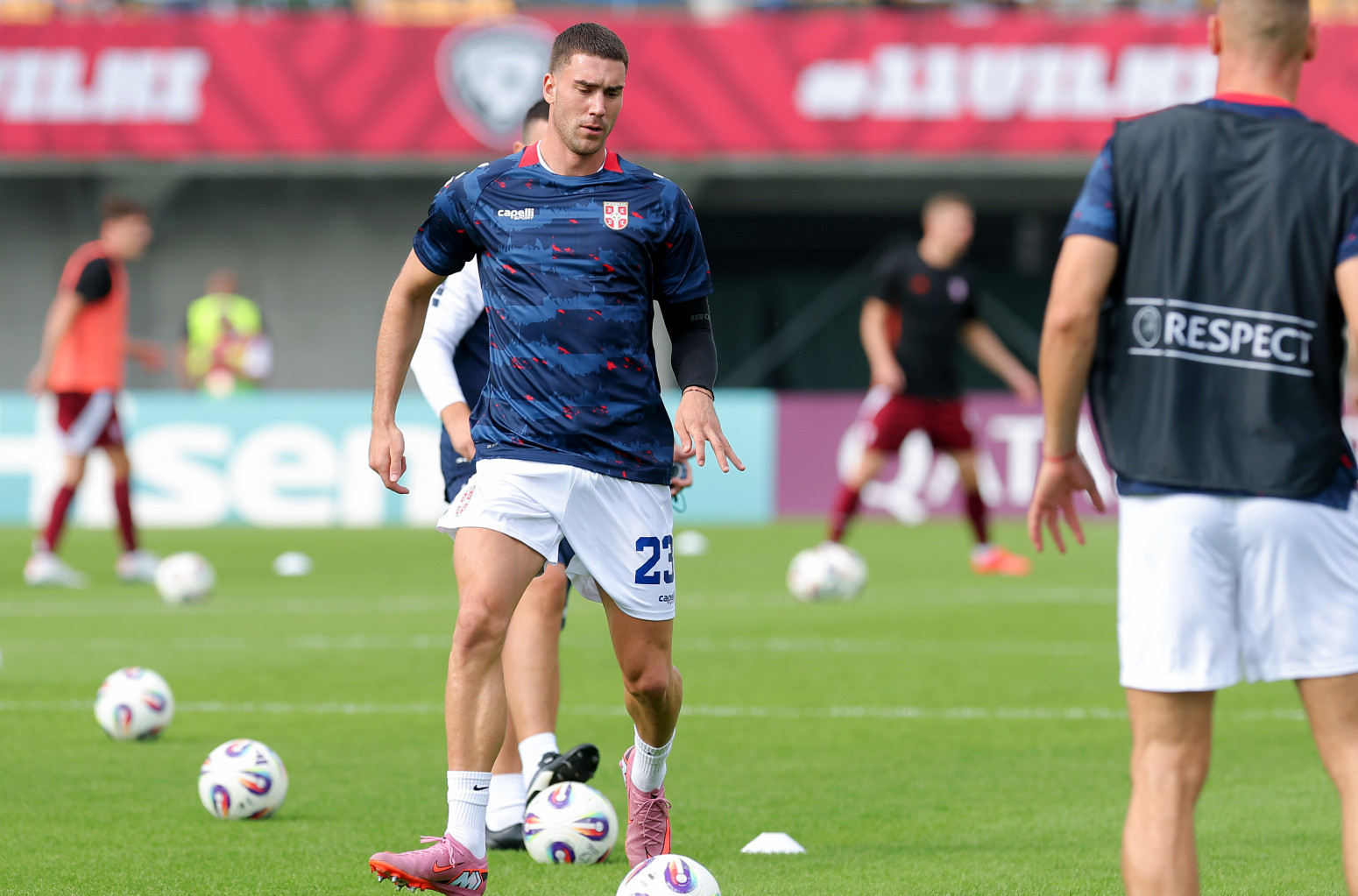 Ovako je Dušan Vlahović "načeo" Letonce! VIDEO