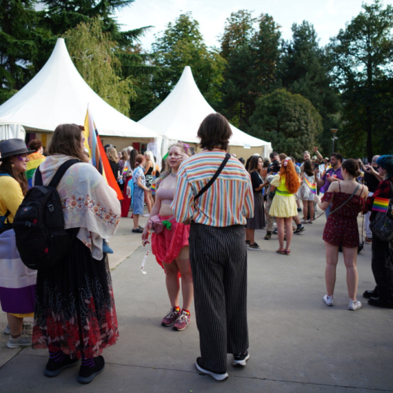 Blokaderski Prajd pretvoren u cirkus: Hrvatska šahovnica i političari u prvom planu, parole skandalozne