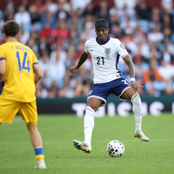 Englezi izviždani pred dolazak u Beograd