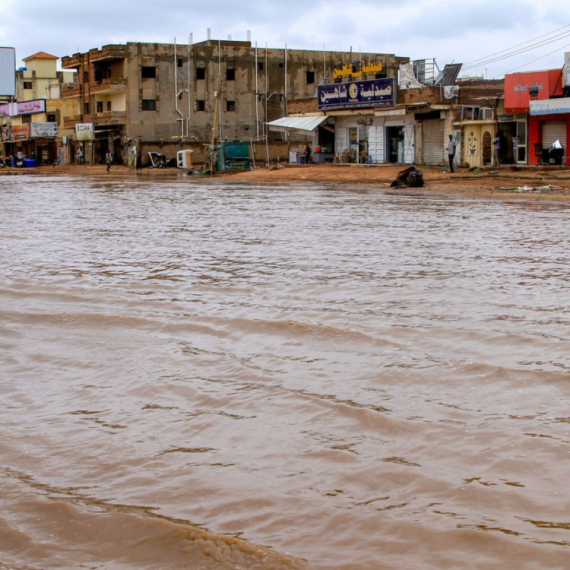 Scene "uništenja i razaranja": Ljudi kopaju rukama da pronađu tela svojih rođaka; Oko 1.000 mrtvih FOTO/VIDEO