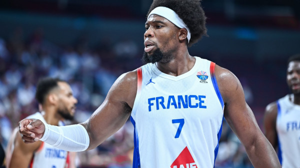 Jabusele intervenisao u miks zoni zbog gruzijskog novinara  VIDEO