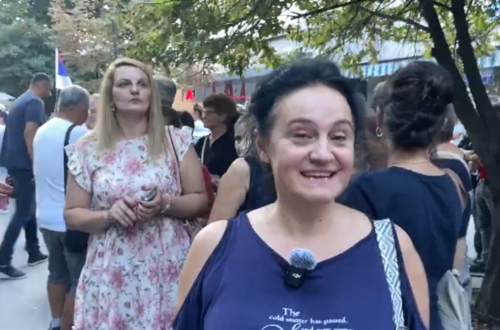 Građani Inđije poslali snažne poruke: "Da zaustavimo blokade, nasilje i da živimo u miru" VIDEO