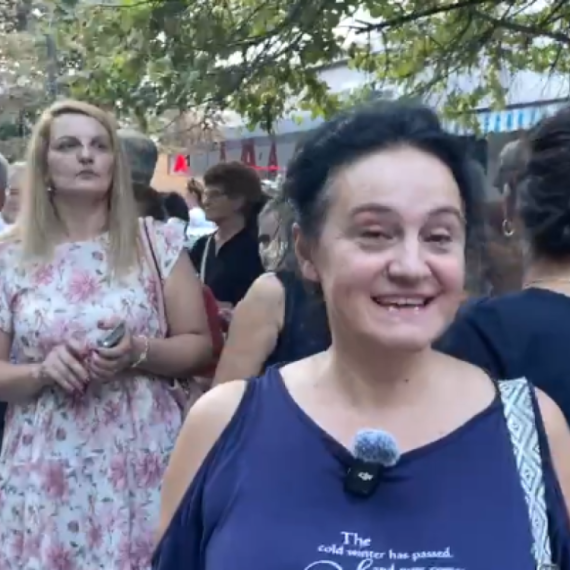 Građani Inđije poslali snažne poruke: "Da zaustavimo blokade, nasilje i da živimo u miru" VIDEO