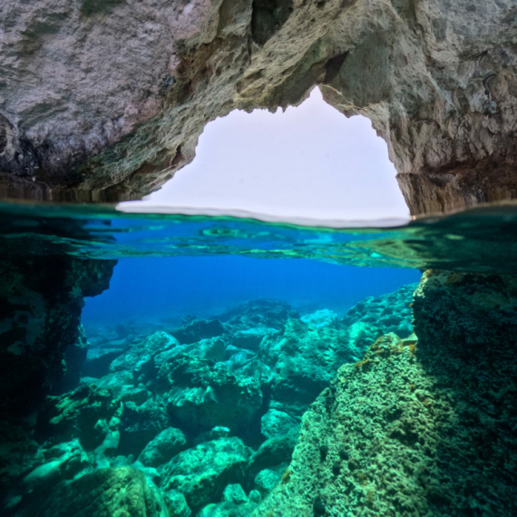 Grčko ostrvo sa najbistrijom vodom na svetu FOTO