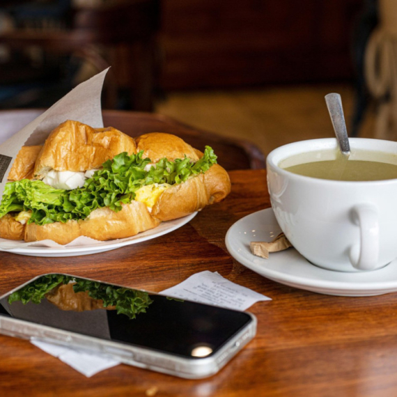 Opasan trend: ChatGPT pravi i plan ishrane, ali može da vam uništi zdravlje