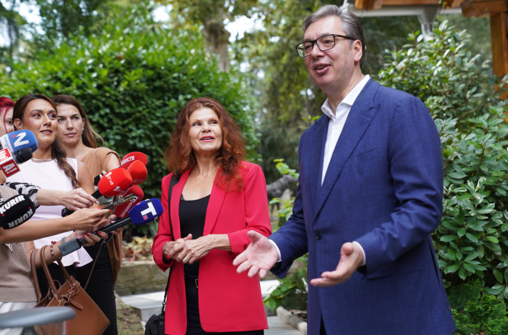 Vučić primio holivudsku glumicu Lolitu Davidović i njenog supruga Rona Šeltona FOTO