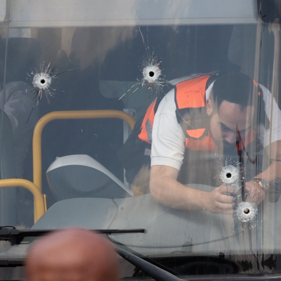 Isplivao snimak trenutka kada su napadači ušli u autobus i počeli da rešetaju VIDEO