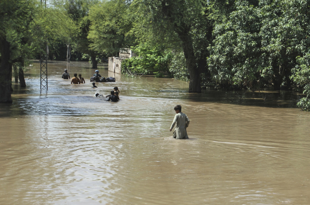 Više od 25.000 ljudi evakuisano zbog poplava