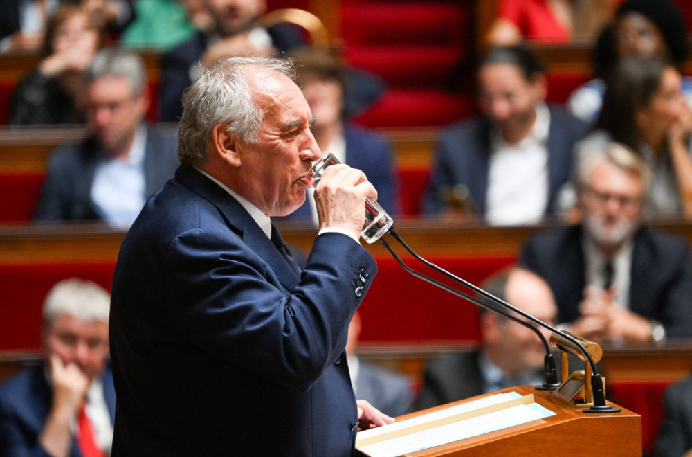 Samo čudo može da ga spasi; Loše vesti za Makrona?