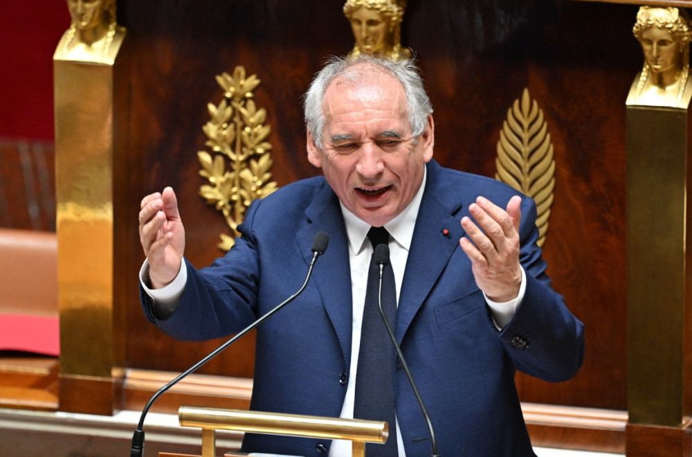 Samo čudo može da ga spasi; Loše vesti za Makrona?