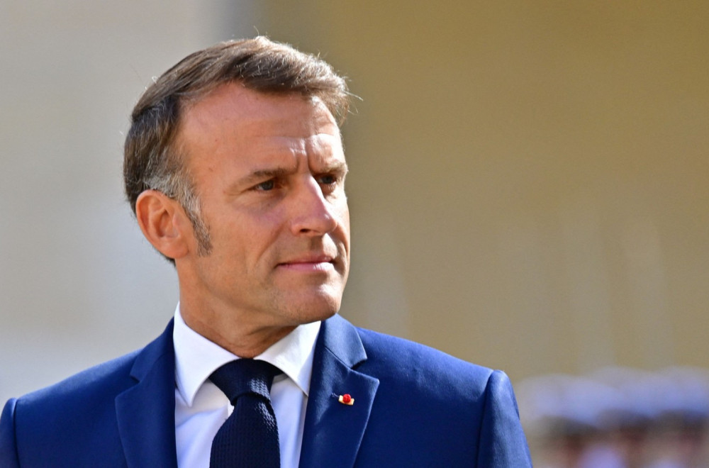 "Morate spasiti predsednika Makrona"