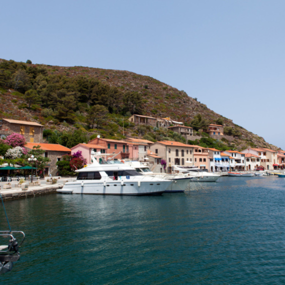 Najbolje čuvana tajna Mediterana: Ostrvo između Italije i Korzike je pravi biser FOTO
