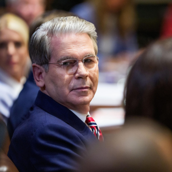 SAD gube 15 milijardi dolara dnevno