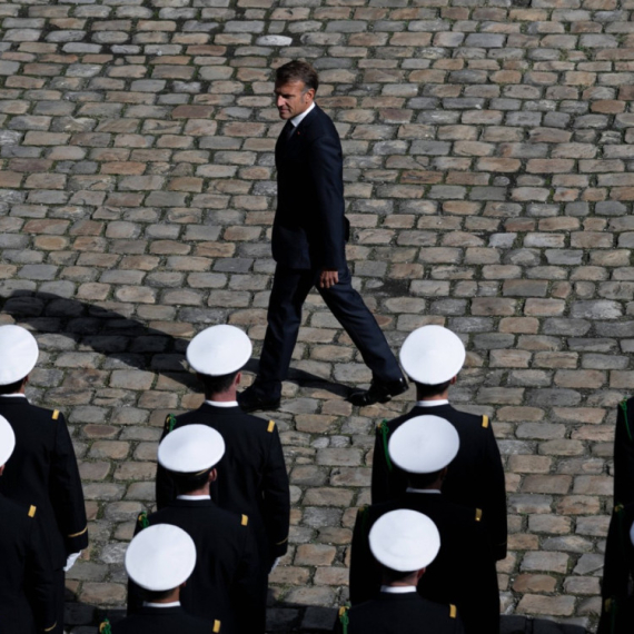 Makron ima plan; U vojsku, momci