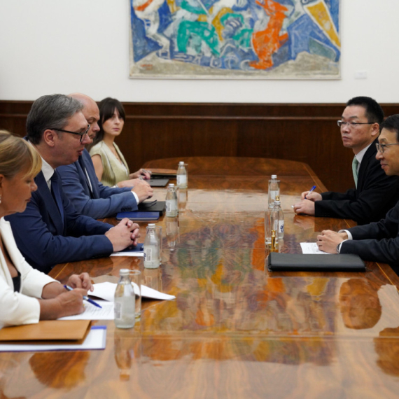 Vučić razgovarao s japanskim ambasadorom: Srbija je posvećena kontinuiranom jačanju odnosa FOTO