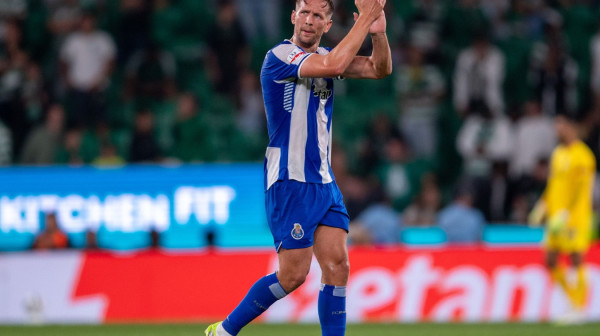 Povredio se De Jong – dobra ili loša vest za Zvezdu?