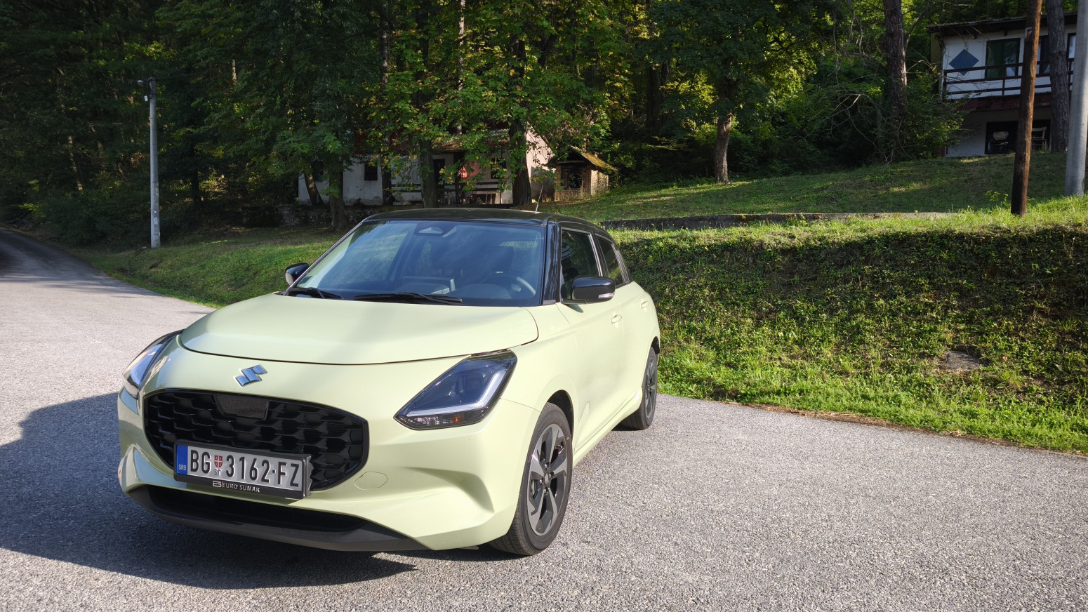 Vozili smo: Suzuki Swift 1.2 Hybrid – troši k