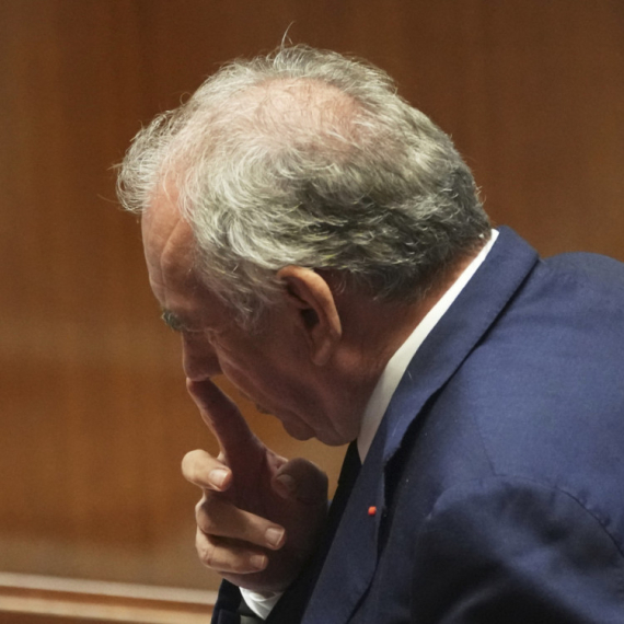 Jelisejska palata: Makron će imenovati novog premijera u narednim danima