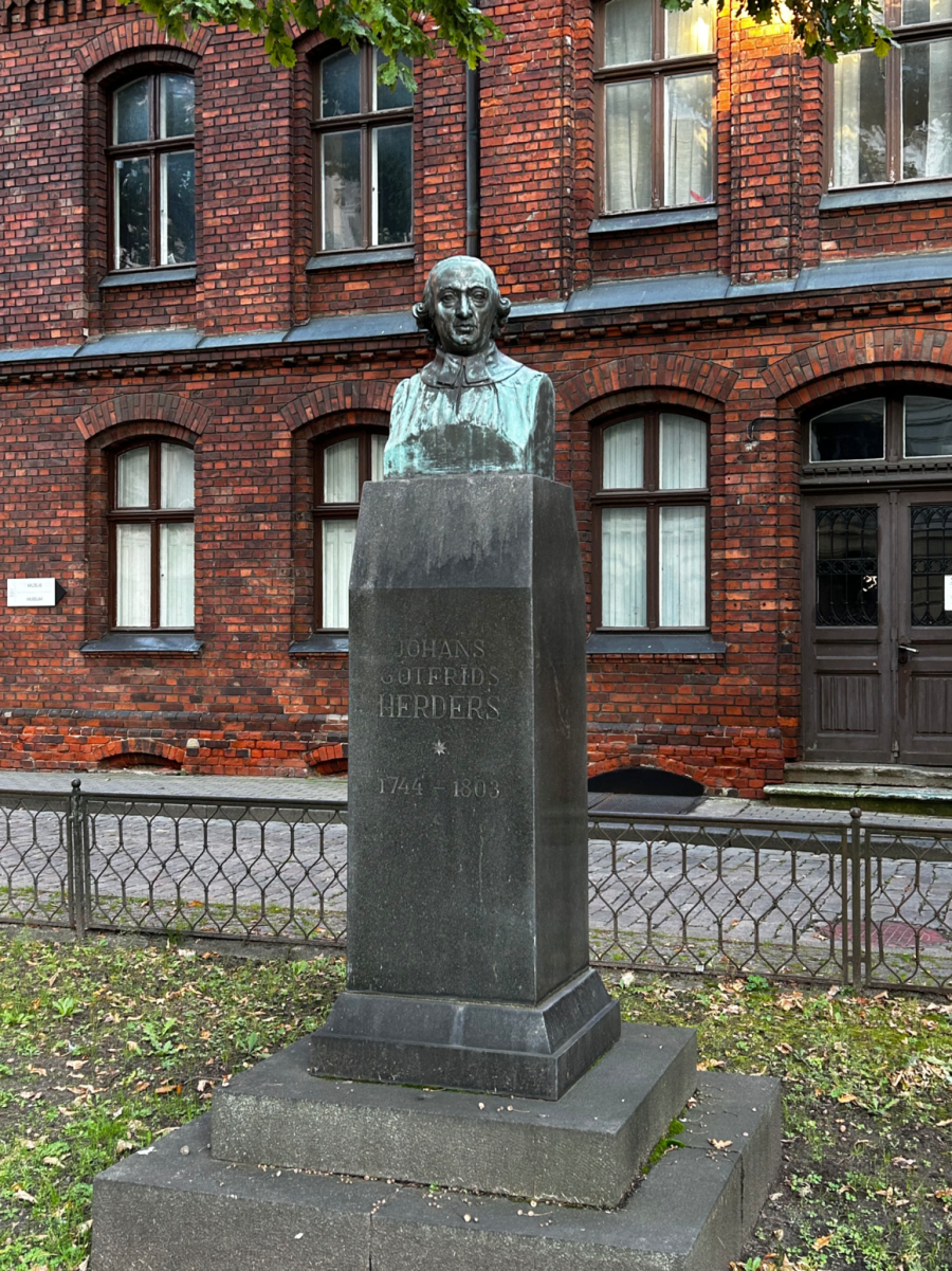 Više puta rušen i bombardovan, a nikad uništen: Grad koji se ne zavoli na prvu FOTO