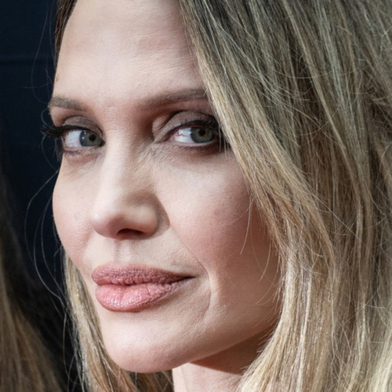 Anđelina Džoli se potpuno slomila: Jedno pitanje pokrenulo bujicu emocija