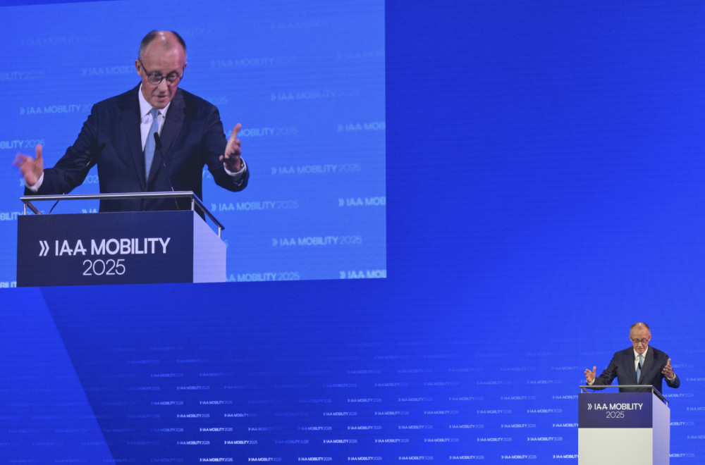 Nemački kancelar: "Moramo da budemo glavni u segmentu električnih vozila"