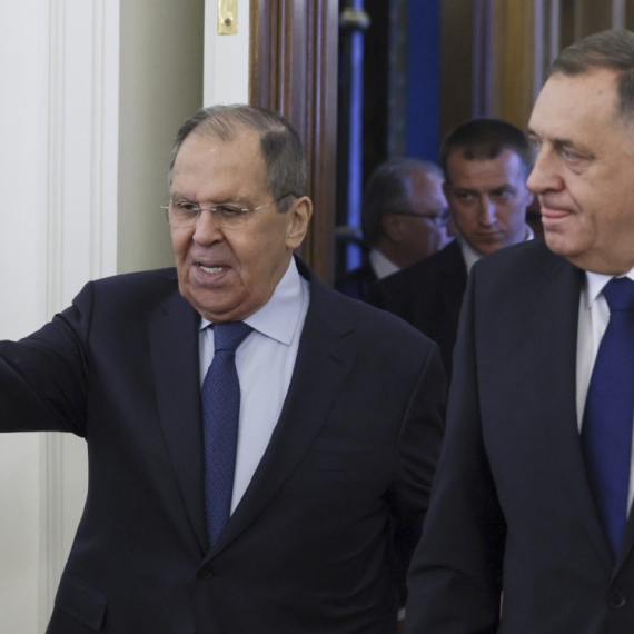 "Lavrov je poslao poruku Kristijanu Šmitu"