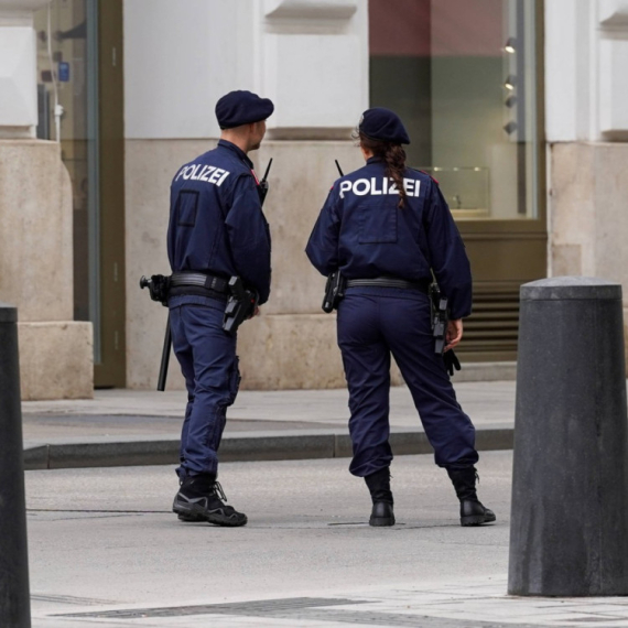 Devojčica izbodena nožem u školi u Beču; Sve vrvi od policije, blokiran ceo kvart FOTO