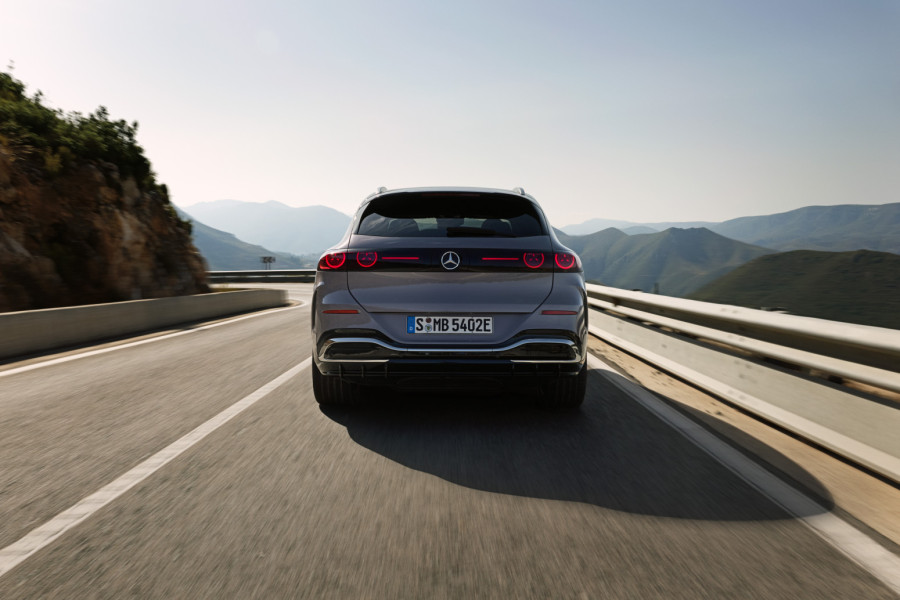 Ovo je novi Mercedes GLC: Ima ekran od jednog metra! FOTO