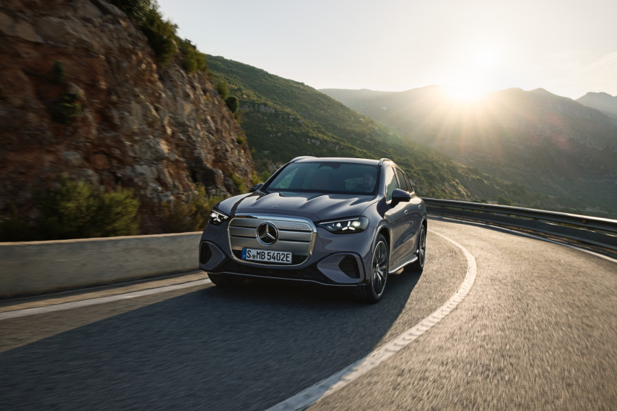 Ovo je novi Mercedes GLC: Ima ekran od jednog metra! FOTO