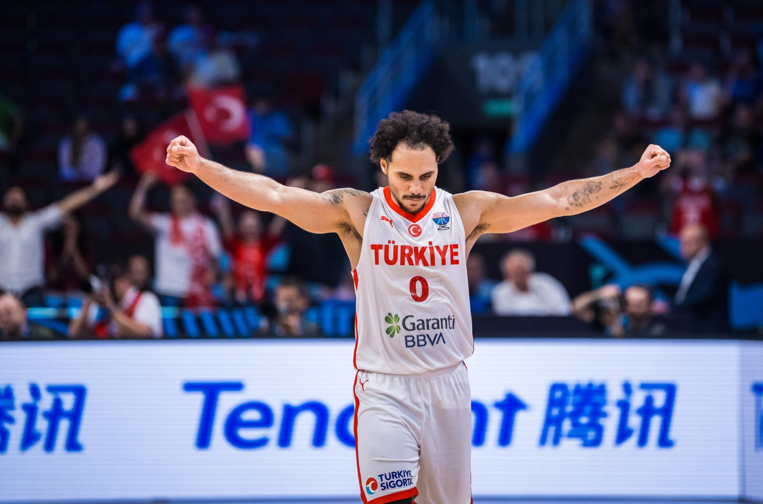 B92.sport na treningu Turaka: Larkin kao snajper – Šengun ume i nogom VIDEO