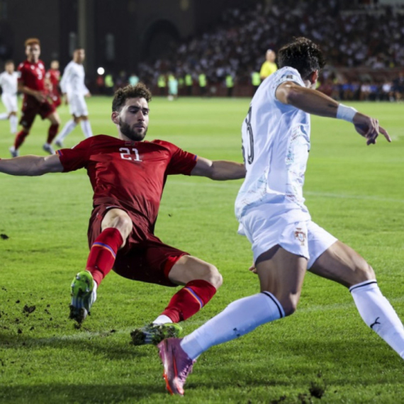 Zvezdin fudbaler blistao u Jerevanu – Azerbejdžan iznenadio Ukrajince