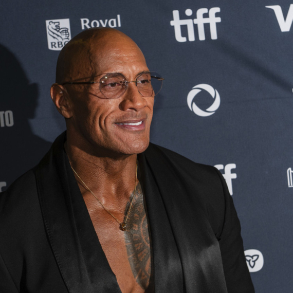 Uprkos ovacijama, suzama i predviđanju Oskara, novi film Dvejna Džonsona doživljava debakl VIDEO