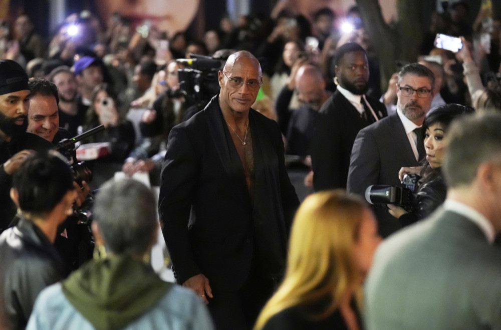 "Dug put je preda mnom": Glumac prekinuo spekulacije o svom izgledu FOTO