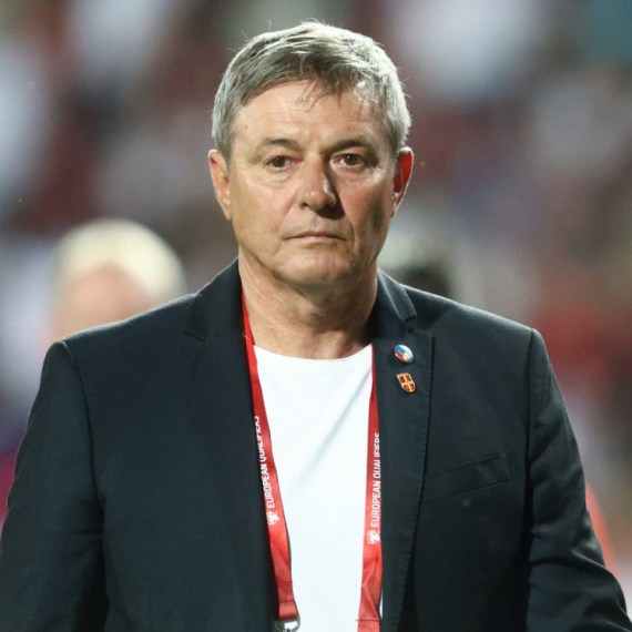 Navijači nezadovoljni: "Piksi, odlazi!"