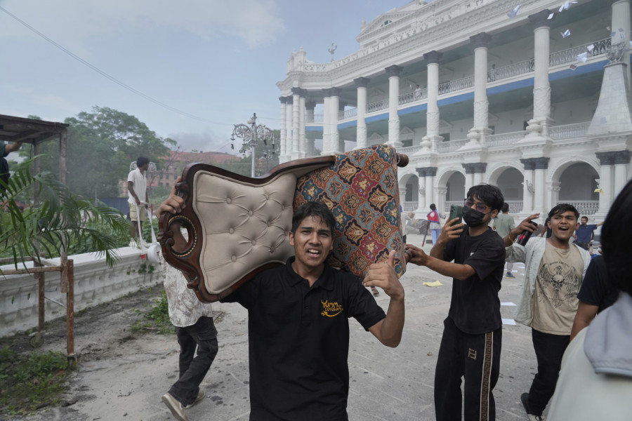 Haos u Nepalu: Obojene revolucije postaju internet revolucije; Krvave šake – zlosutni znak