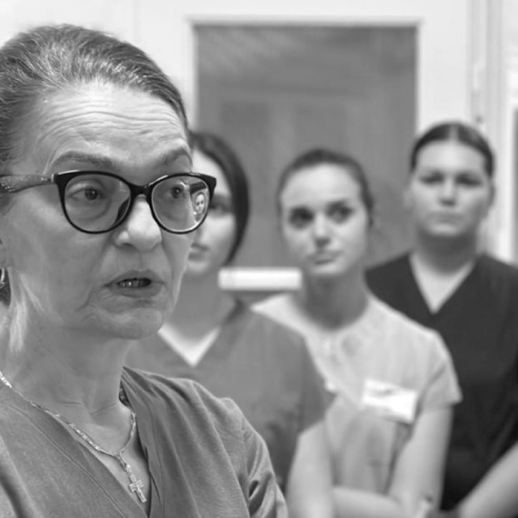 Tuga u Čačku: Preminula doktorka koja je na svet donela na stotine beba