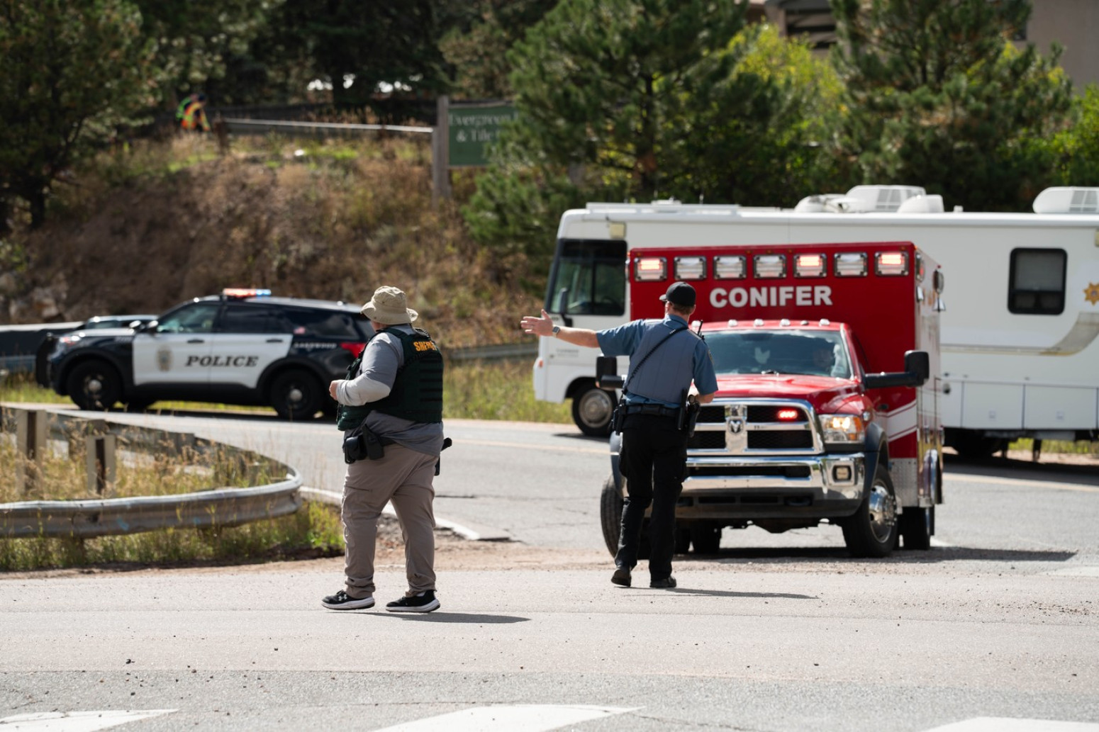 Napadač mrtav, jedan učenik kritično nakon pucnjave u srednjoj školi u Koloradu